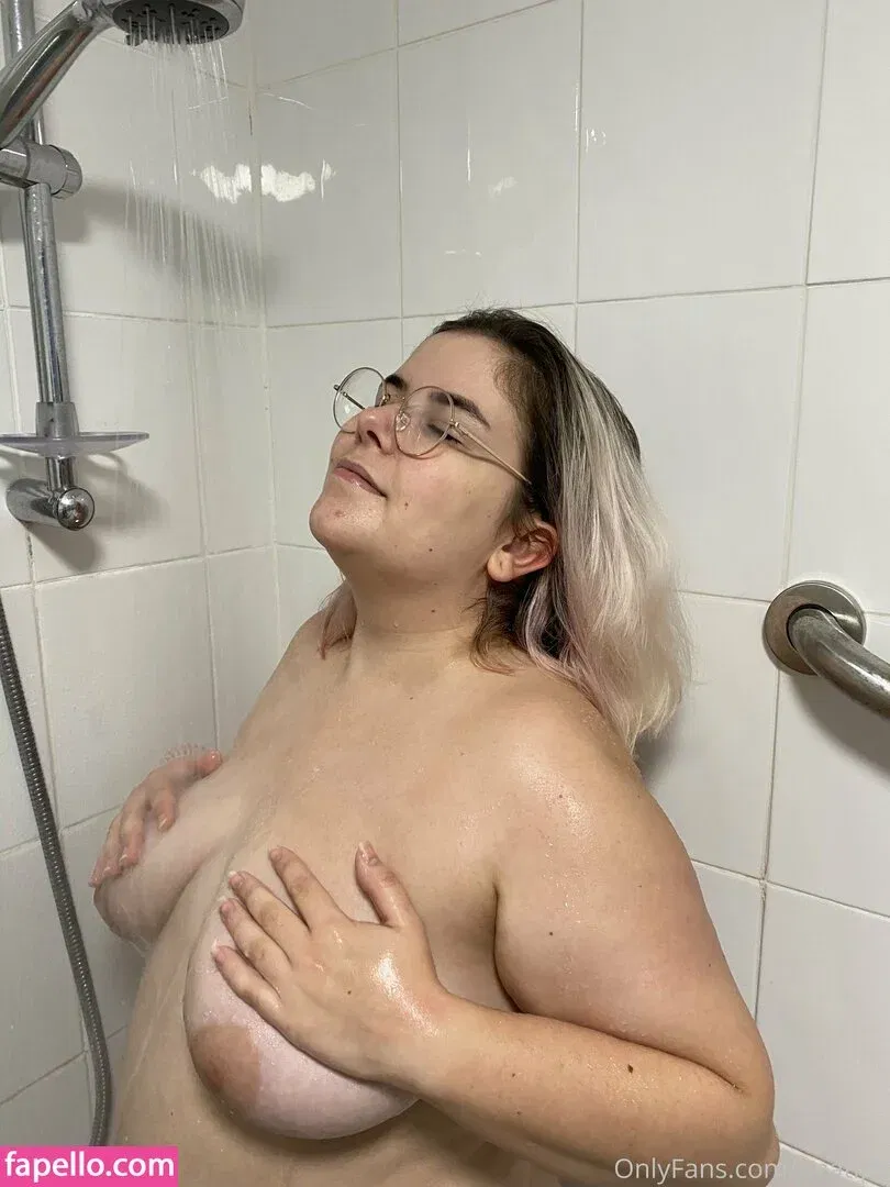 beatips Onlyfans Photo Gallery 