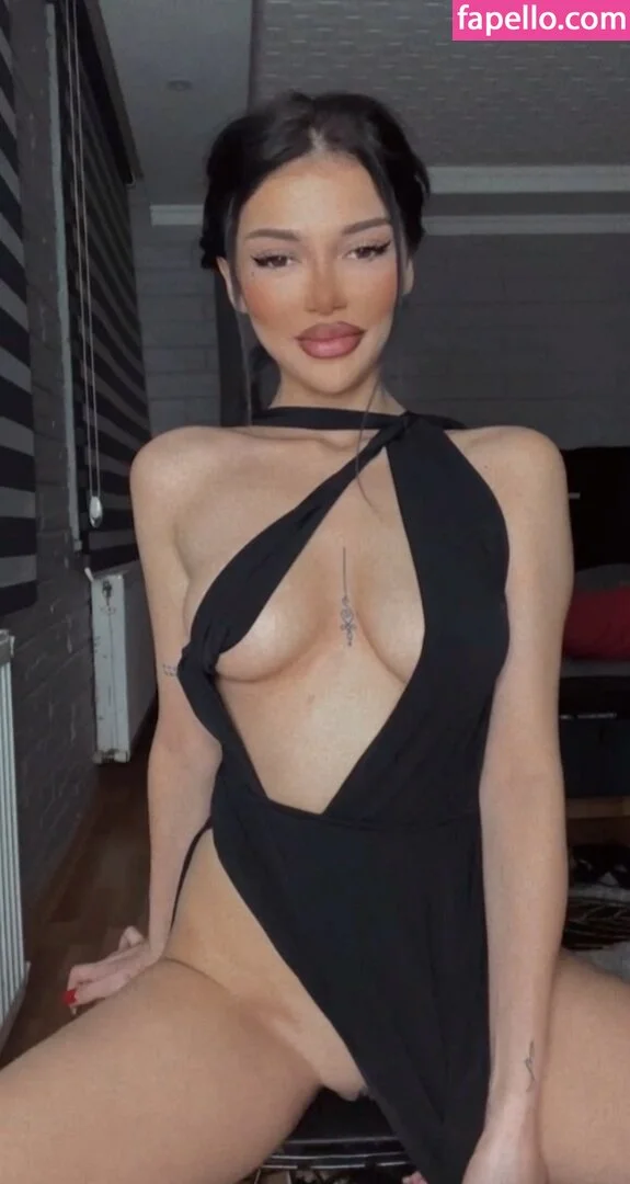 Demon Lives Onlyfans Photo Gallery 