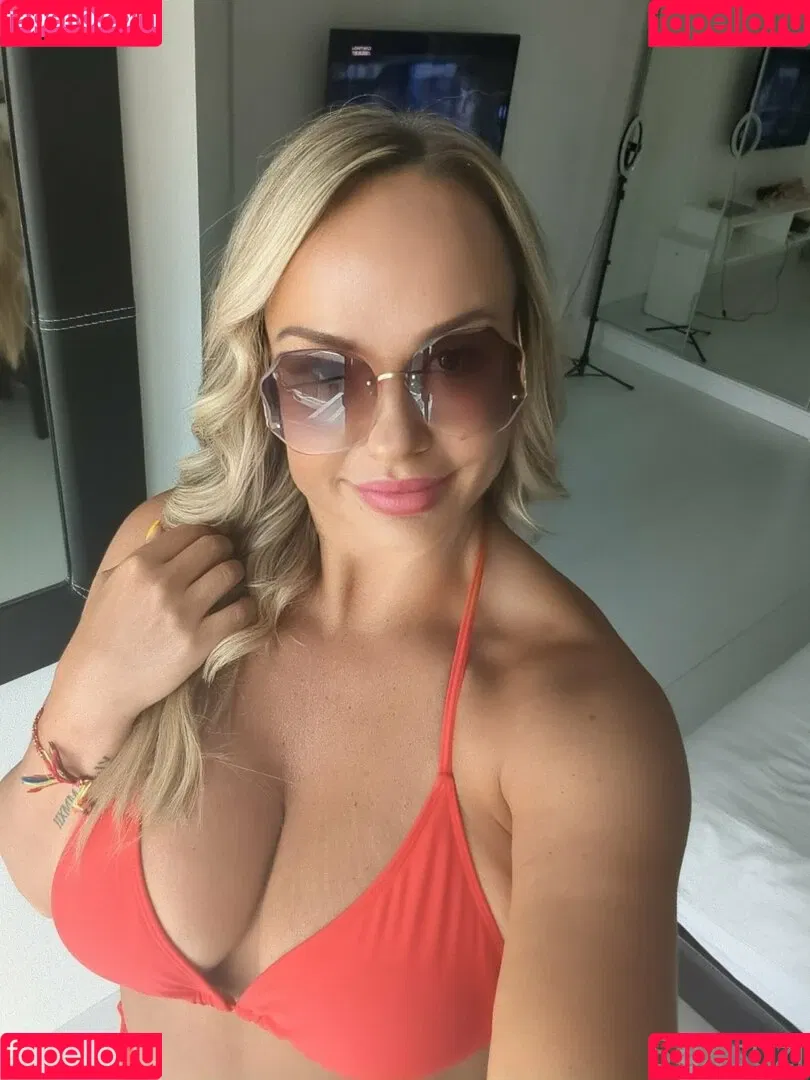 sexisuzi Onlyfans Photo Gallery 