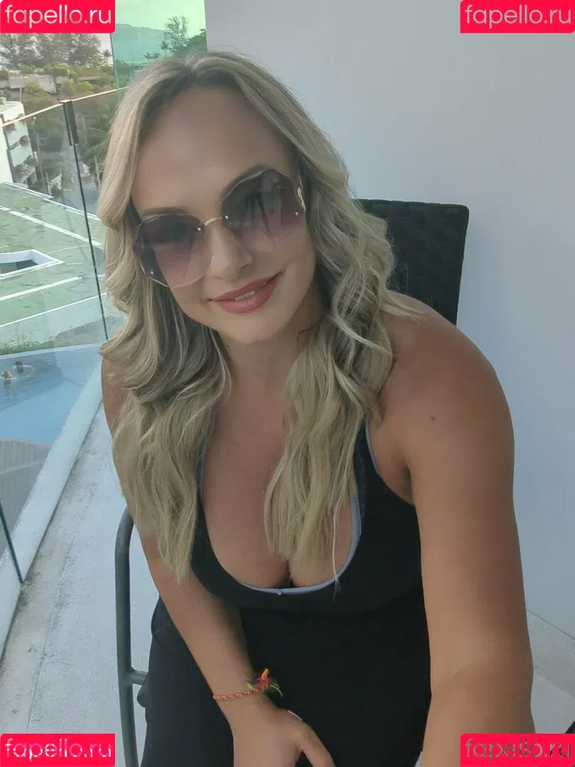 sexisuzi Onlyfans Photo Gallery 