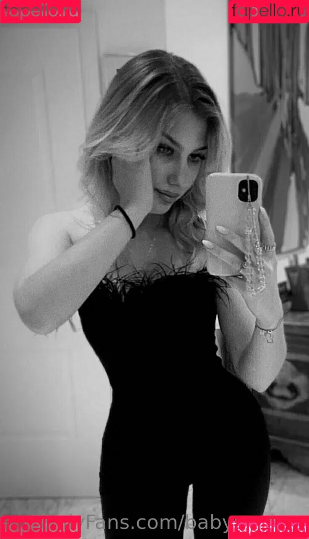 babyyzoeyy Onlyfans Photo Gallery 