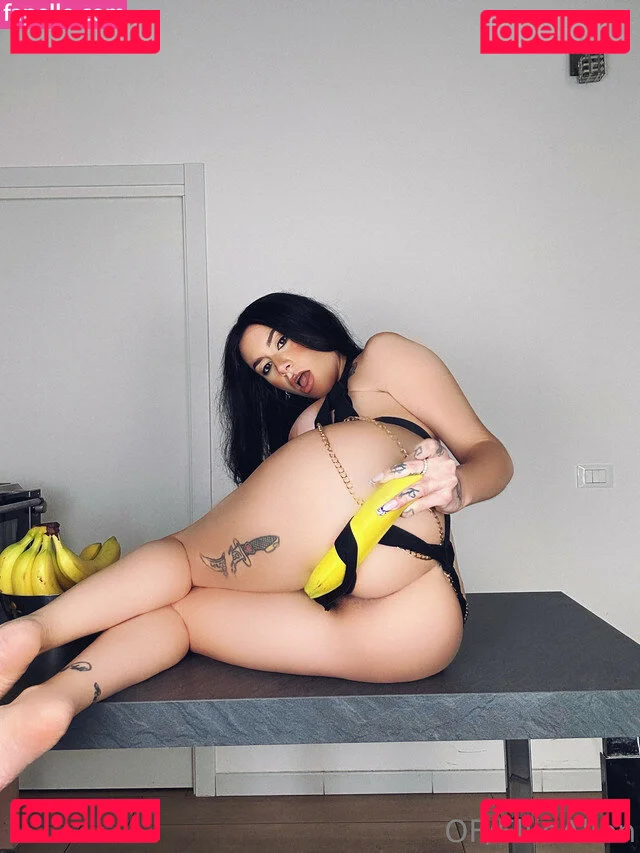 Ellie Alien Onlyfans Photo Gallery 