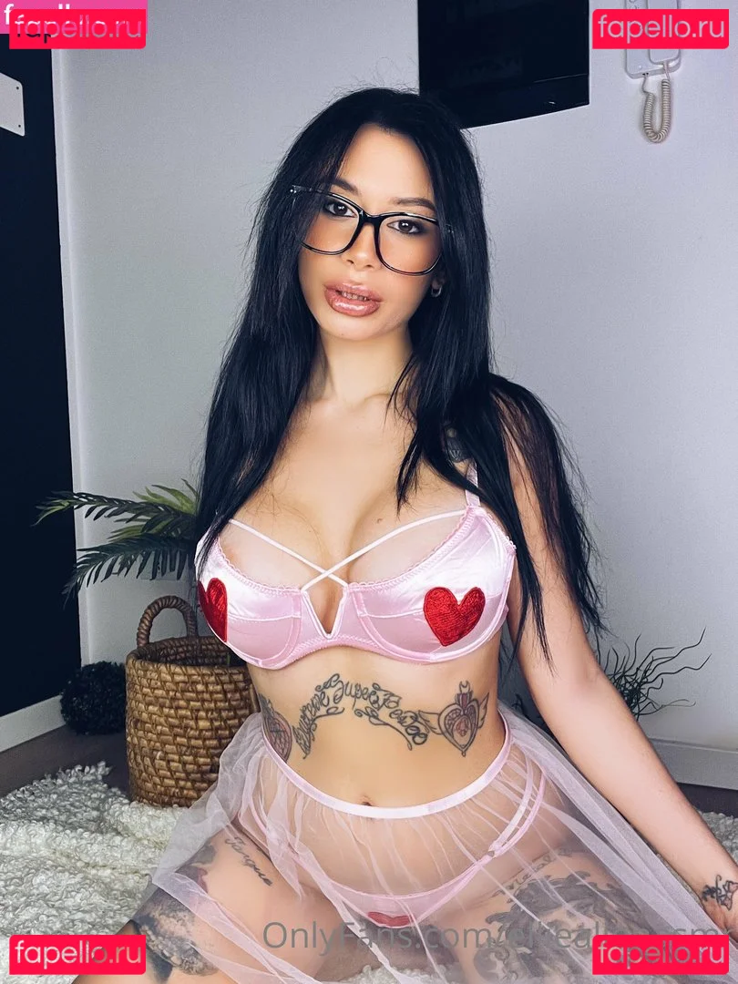 Ellie Alien Onlyfans Photo Gallery 