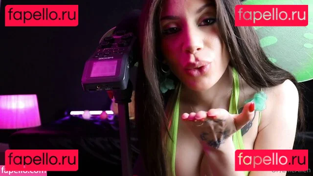 Ellie Alien Onlyfans Photo Gallery 