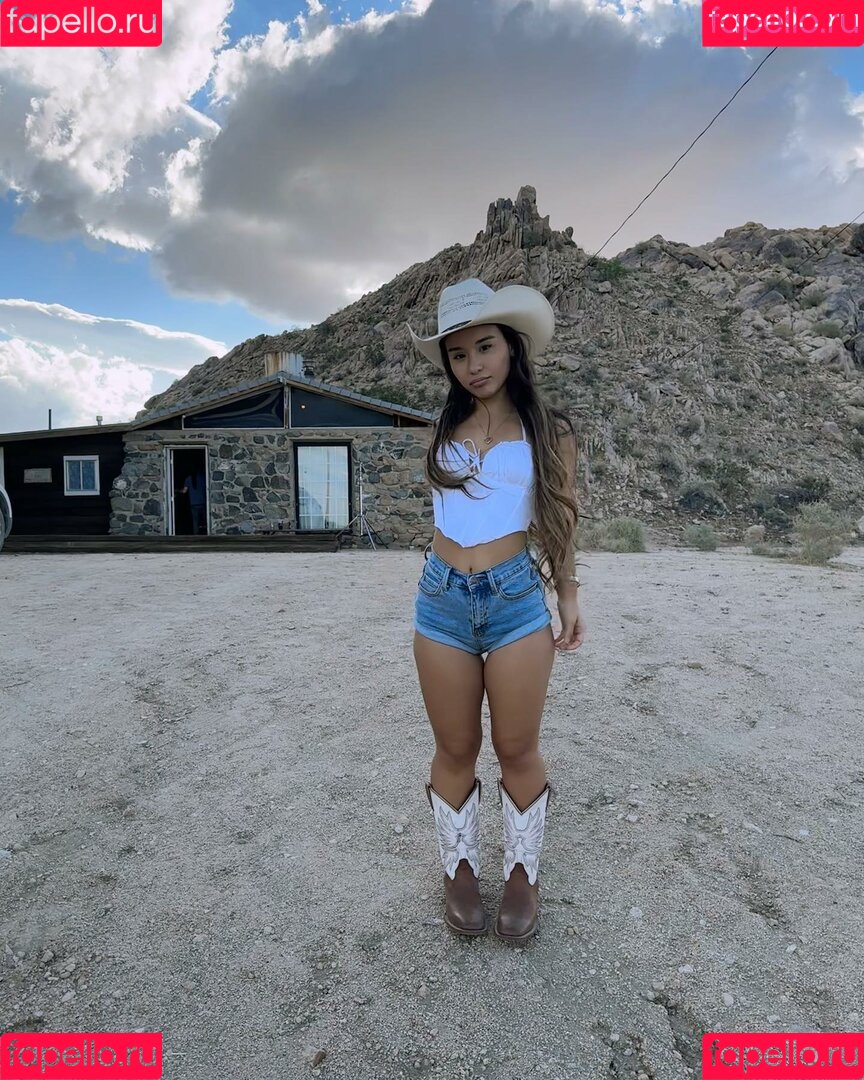 Alahnaly Onlyfans Photo Gallery 