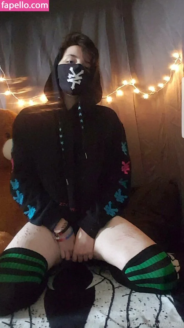 ftmtwinky Onlyfans Photo Gallery 