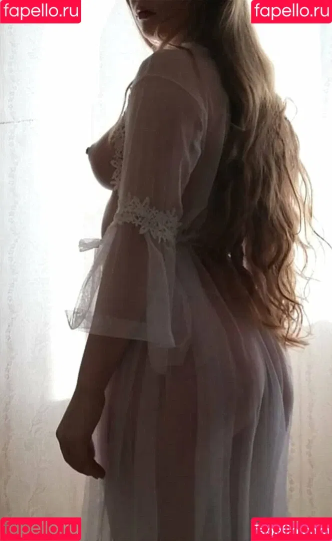 Mira Ilina Onlyfans Photo Gallery 