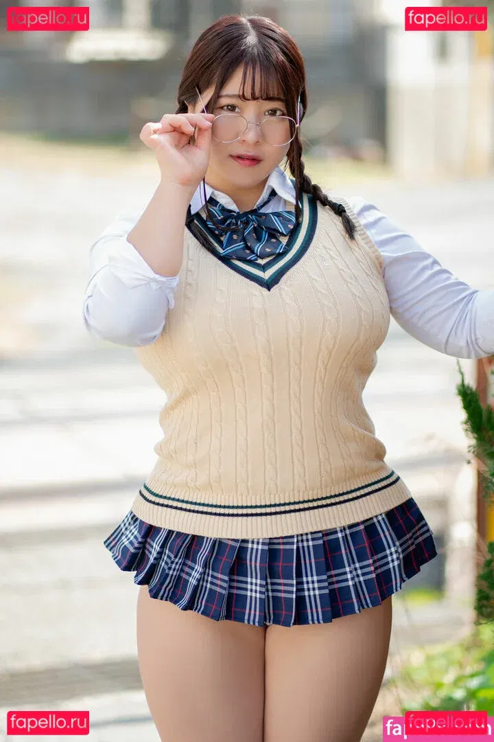 Hoshino Ume Onlyfans Photo Gallery 