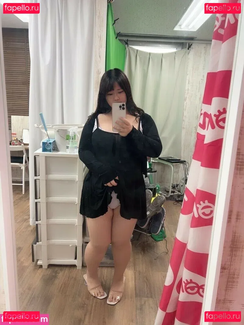 Hoshino Ume Onlyfans Photo Gallery 