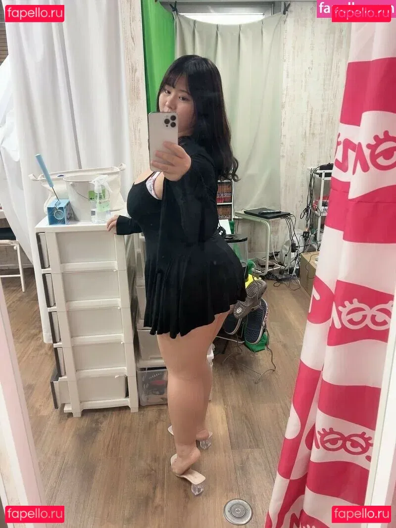 Hoshino Ume Onlyfans Photo Gallery 