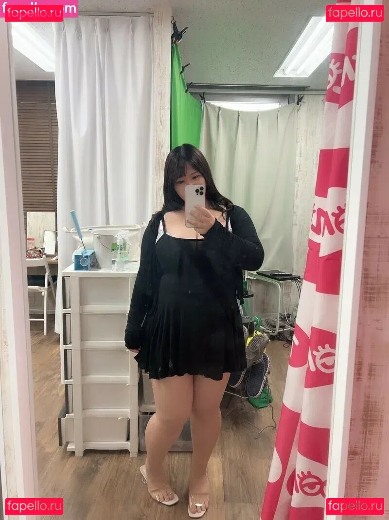 Hoshino Ume Onlyfans Photo Gallery 