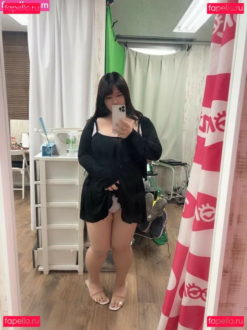 Hoshino Ume Onlyfans Photo Gallery 