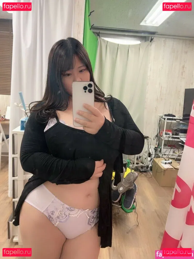 Hoshino Ume Onlyfans Photo Gallery 