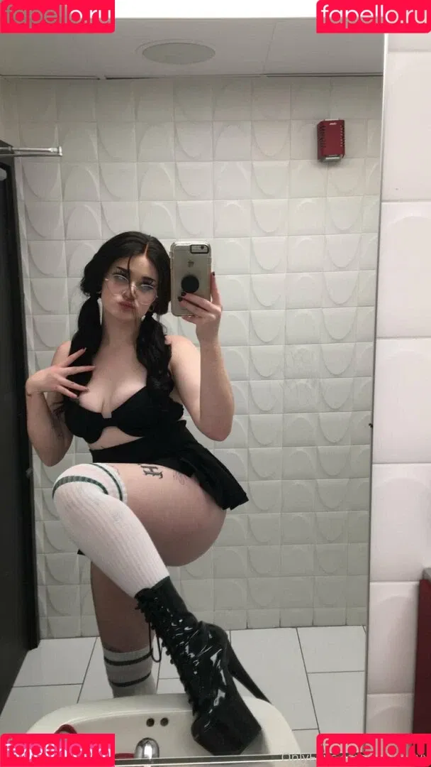 veeginas Onlyfans Photo Gallery 