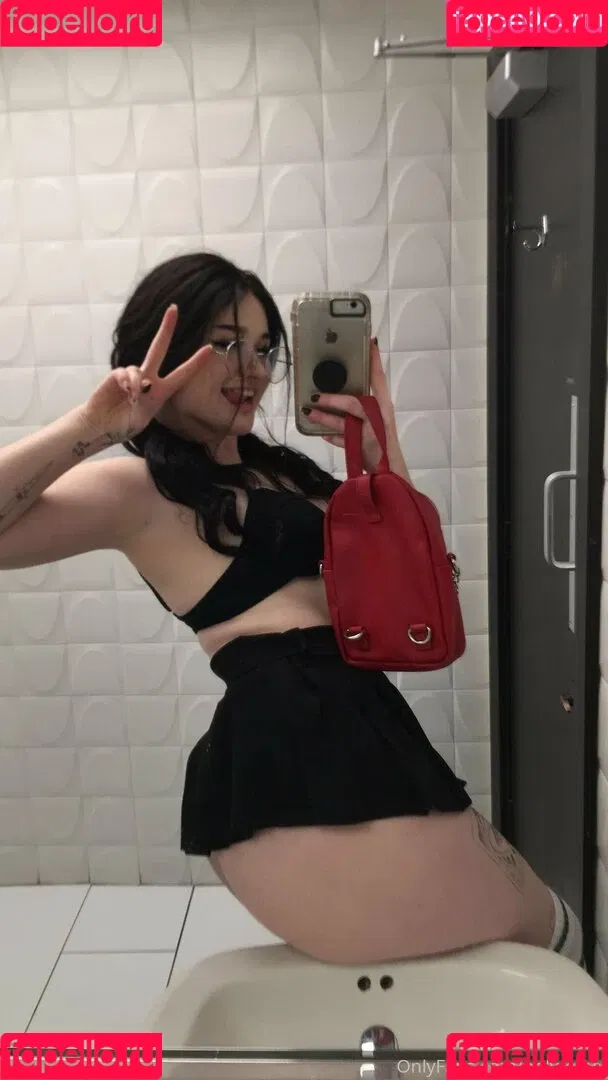 veeginas Onlyfans Photo Gallery 
