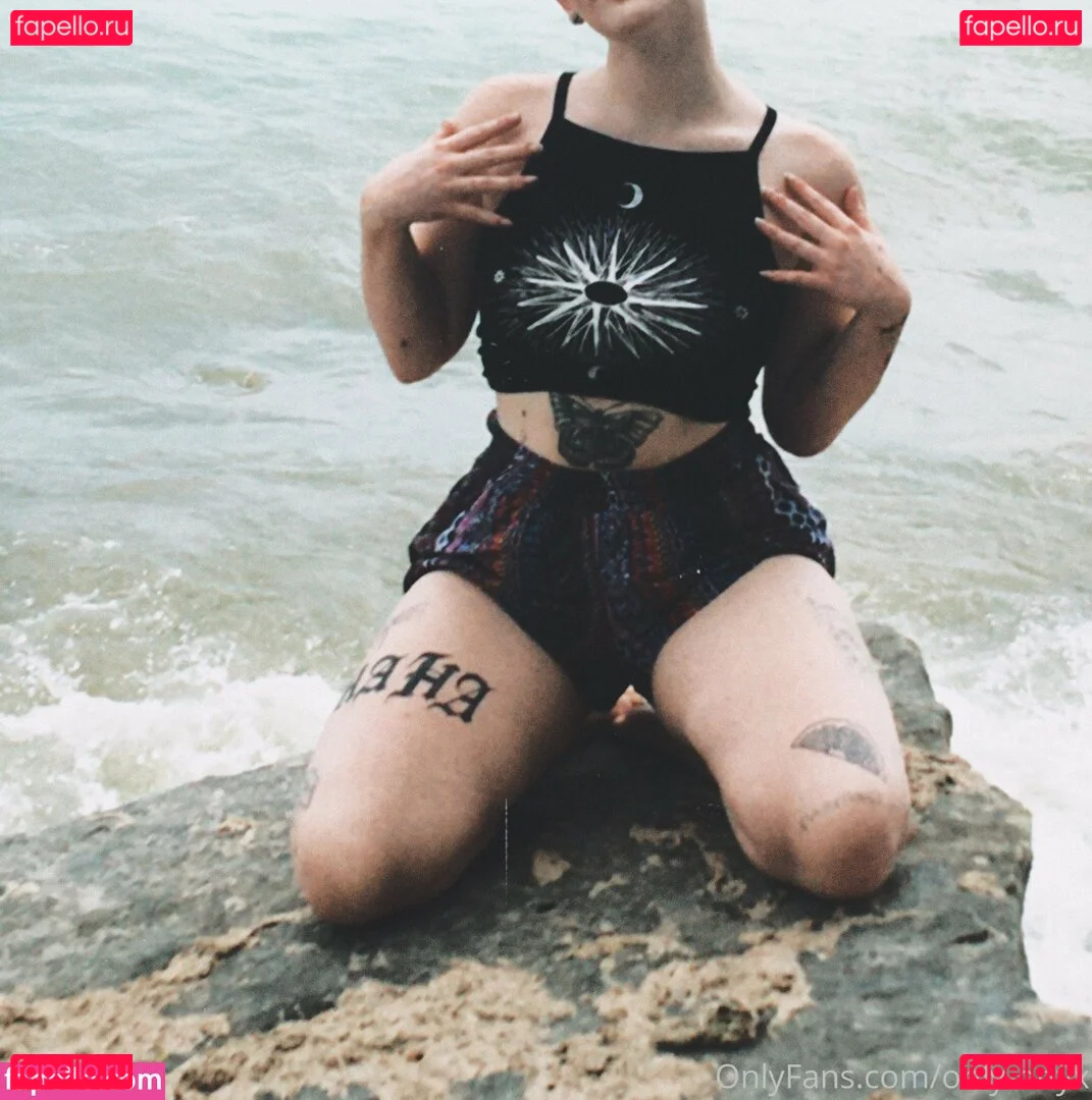 veeginas Onlyfans Photo Gallery 