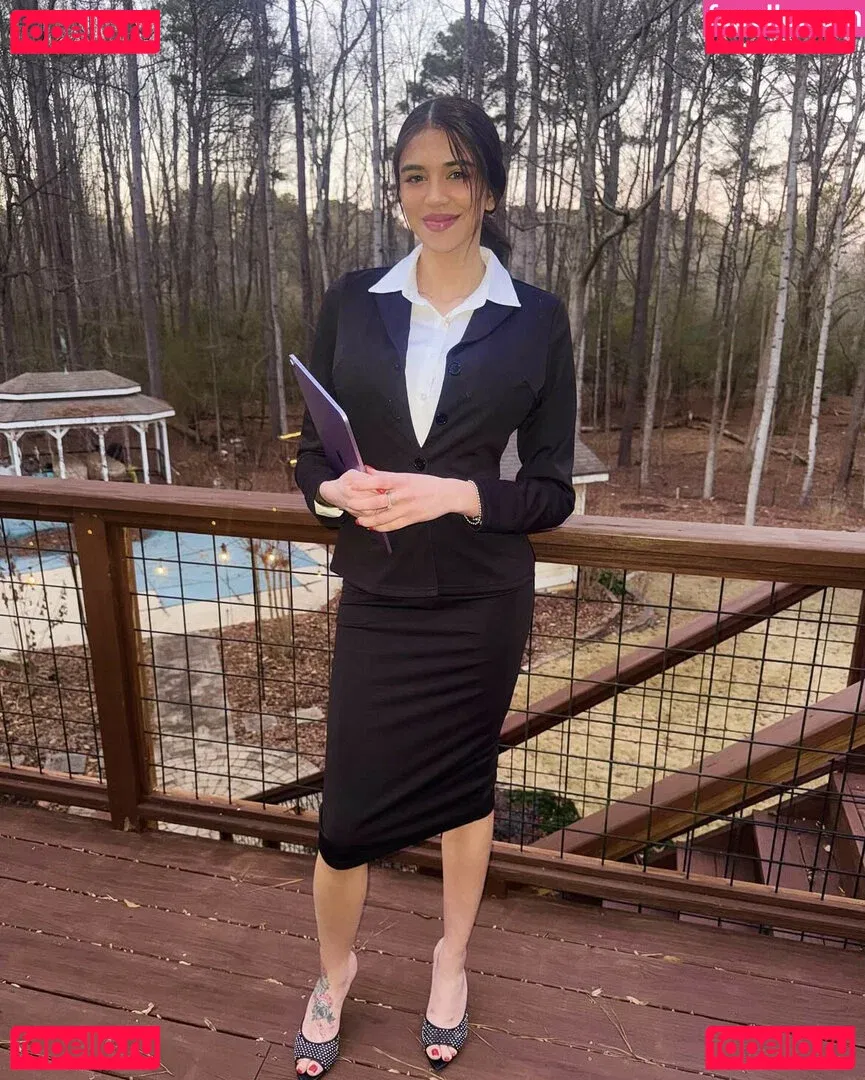 Brie Adeline Onlyfans Photo Gallery 