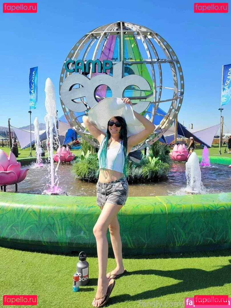 Boba Bitch Onlyfans Photo Gallery 