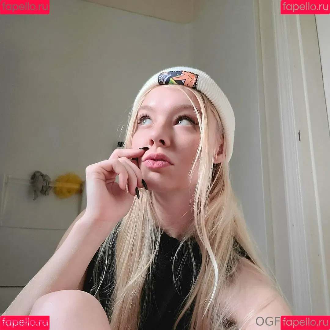 sativaskies Onlyfans Photo Gallery 