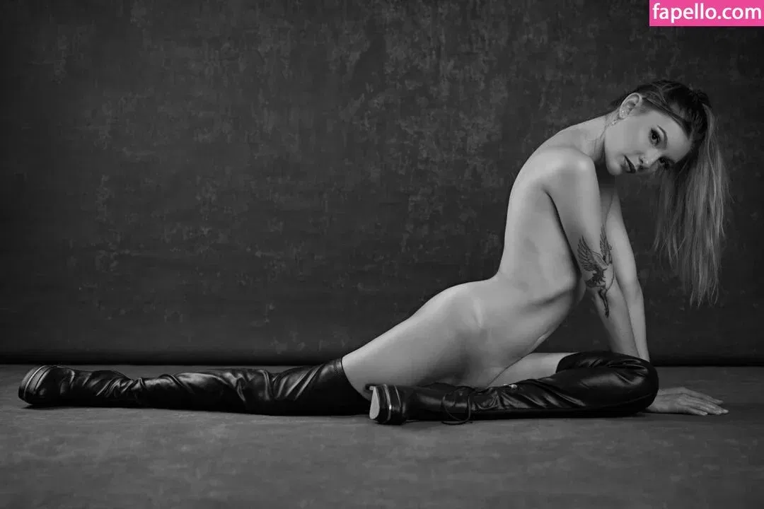 AsiaLily Onlyfans Photo Gallery 