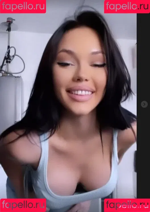 Rosalinda Bogdan Onlyfans Photo Gallery 