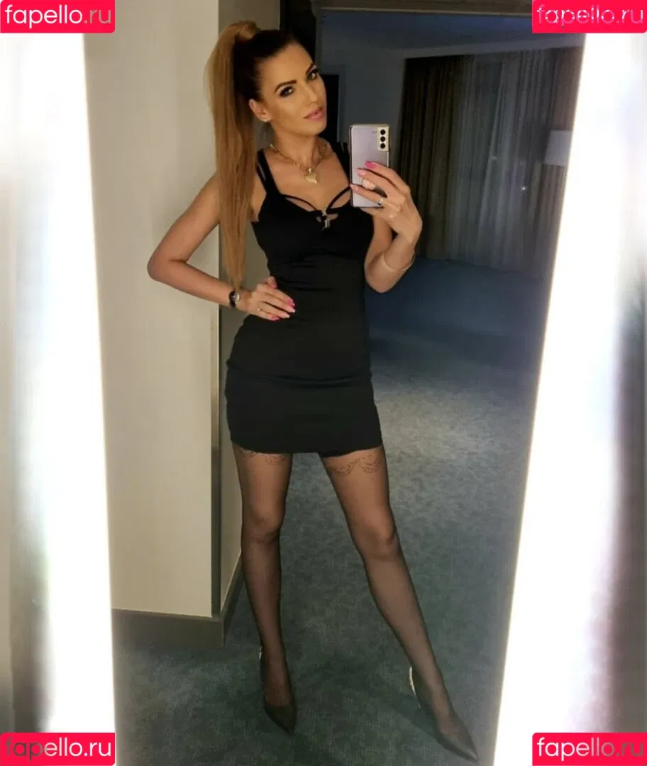 urfavangell Onlyfans Photo Gallery 