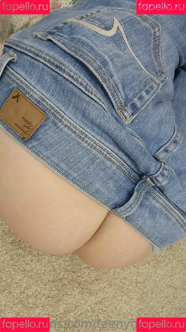 teenynerdnora Onlyfans Photo Gallery 