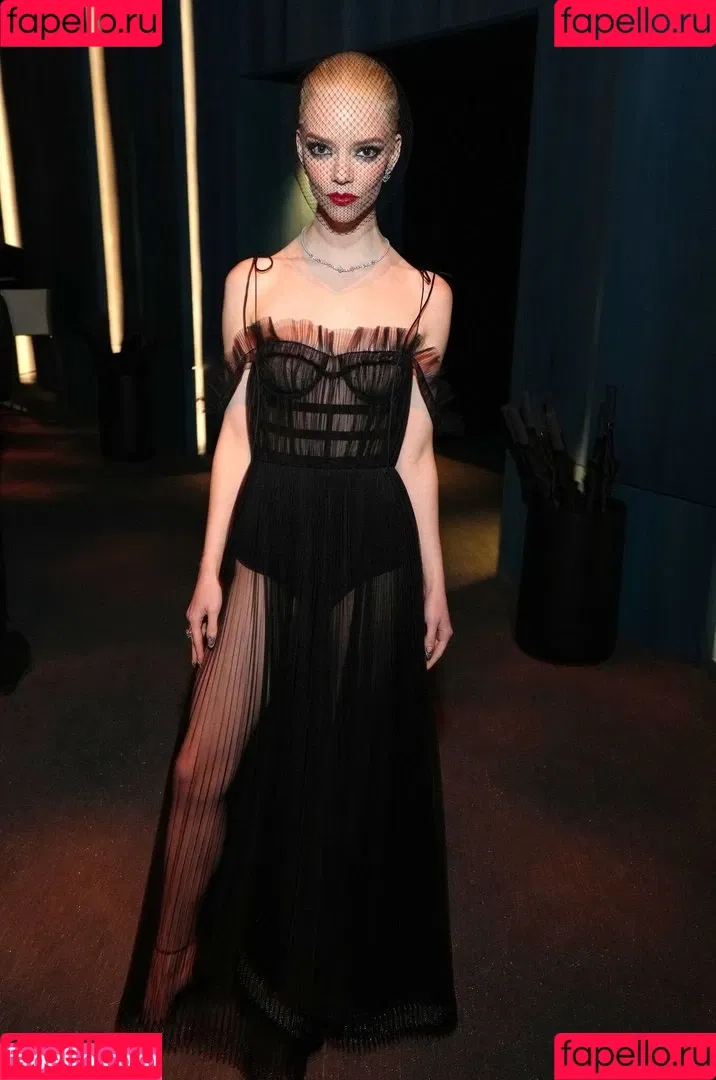 Anya Taylor-Joy Onlyfans Photo Gallery 