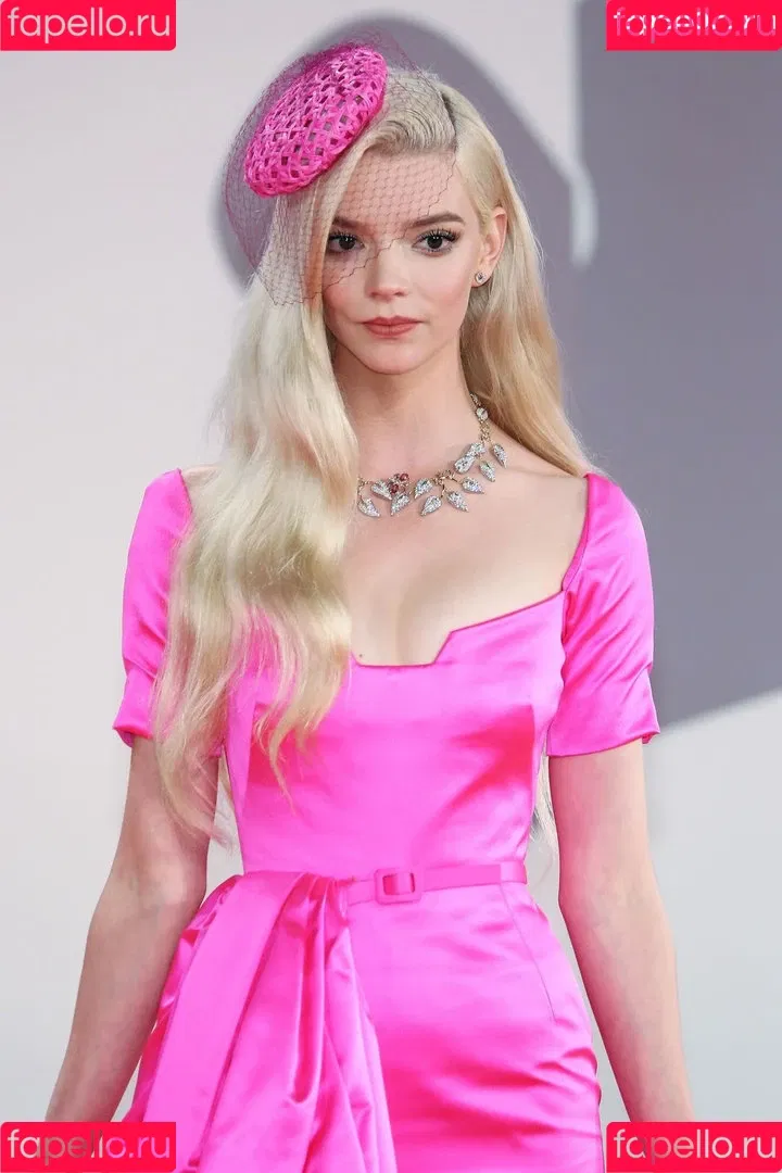 Anya Taylor-Joy Onlyfans Photo Gallery 