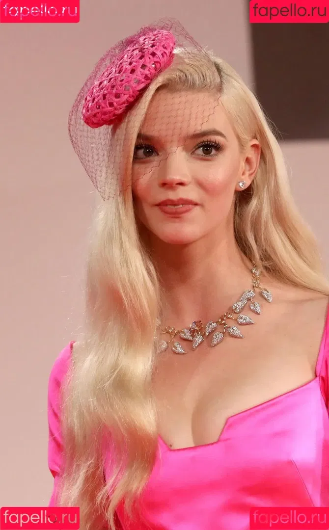 Anya Taylor-Joy Onlyfans Photo Gallery 