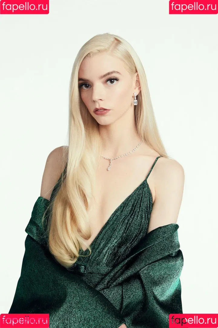 Anya Taylor-Joy Onlyfans Photo Gallery 