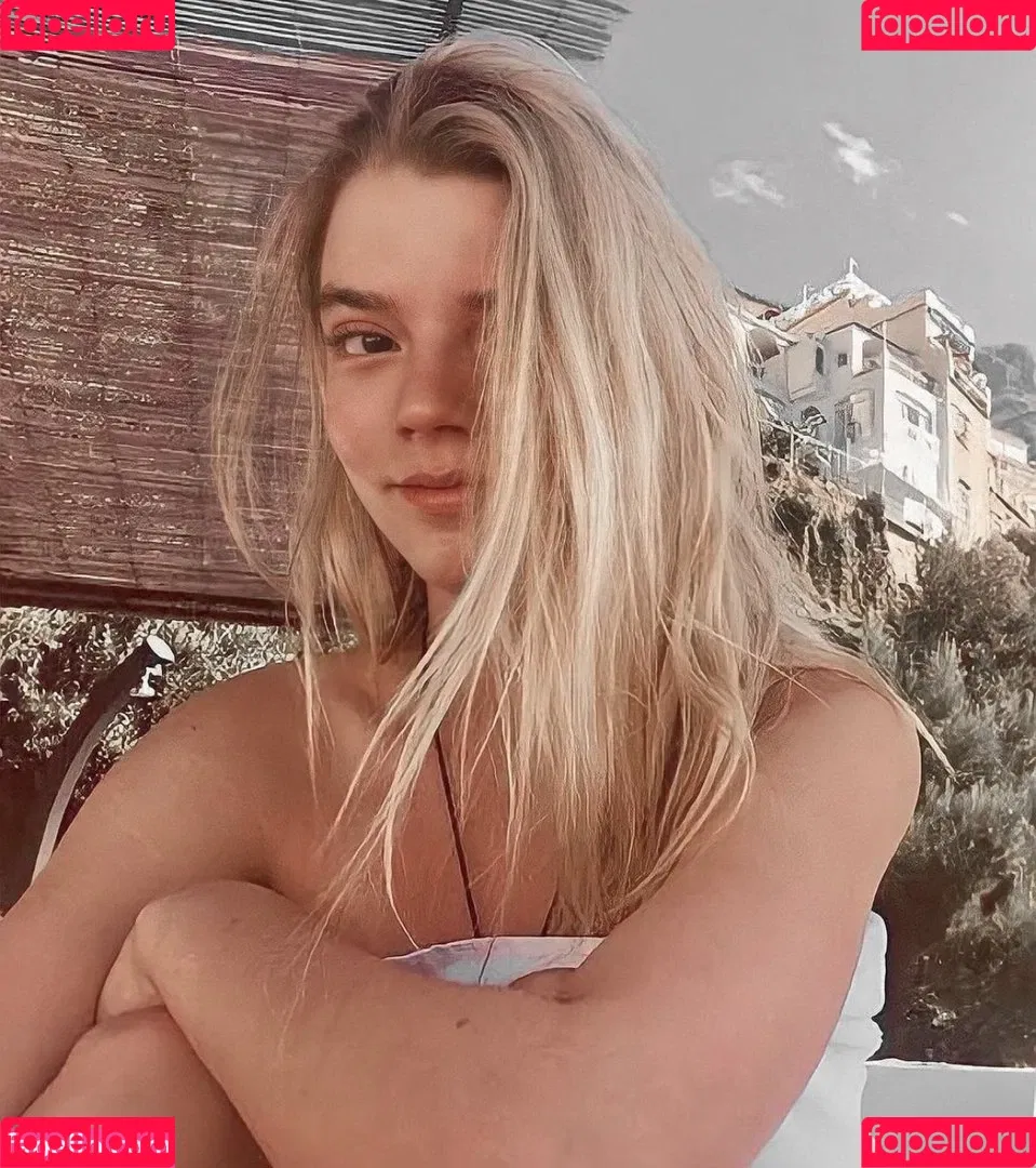 Anya Taylor-Joy Onlyfans Photo Gallery 