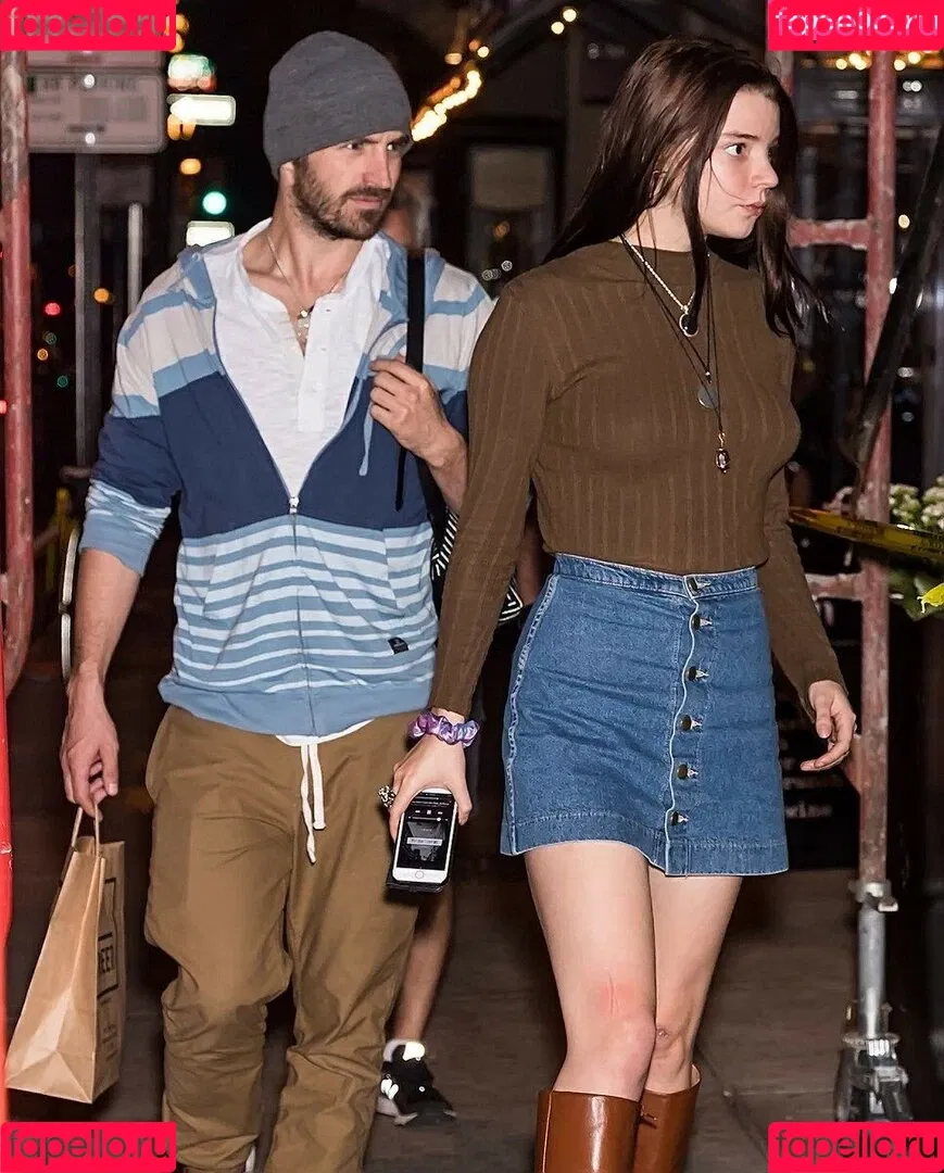 Anya Taylor-Joy Onlyfans Photo Gallery 