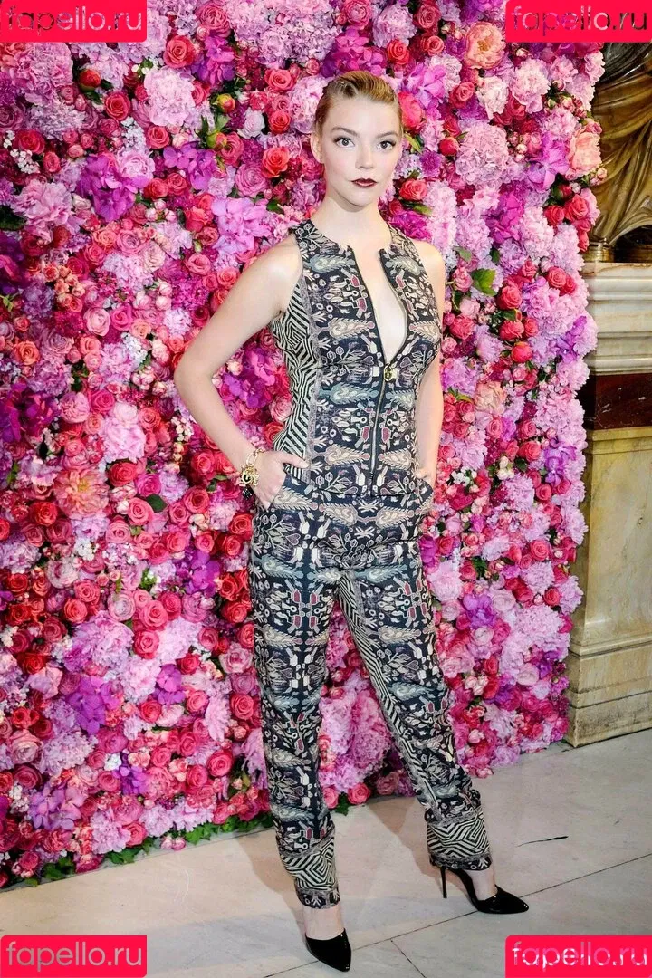 Anya Taylor-Joy Onlyfans Photo Gallery 