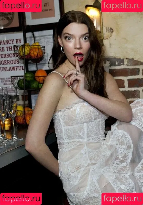 Anya Taylor-Joy Onlyfans Photo Gallery 