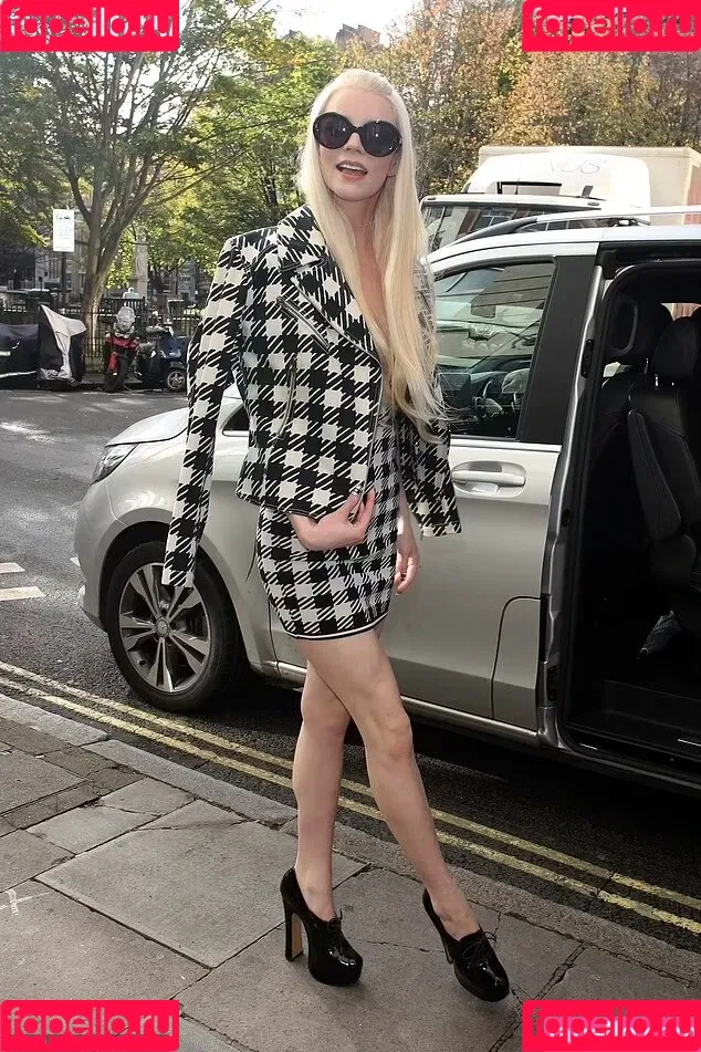 Anya Taylor-Joy Onlyfans Photo Gallery 