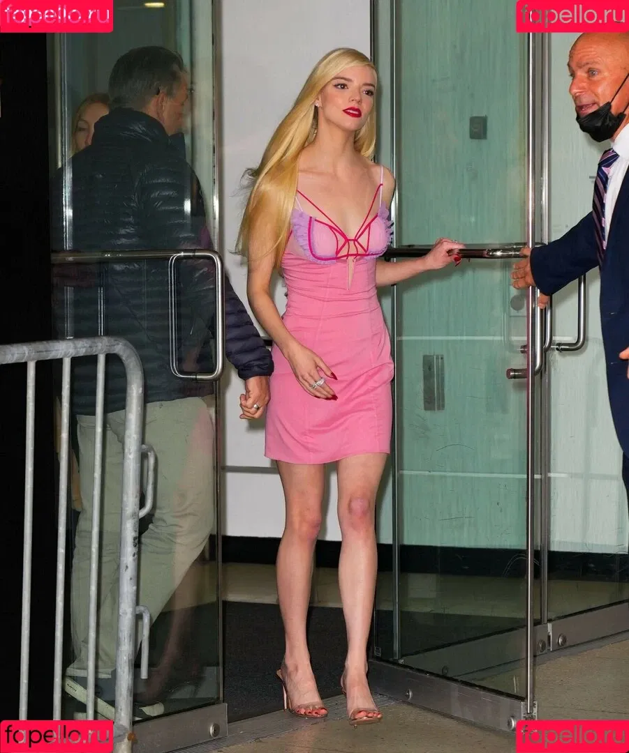 Anya Taylor-Joy Onlyfans Photo Gallery 