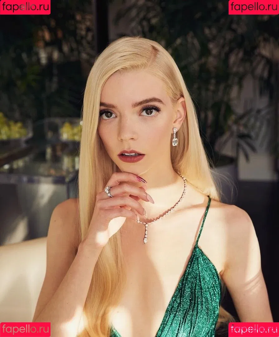 Anya Taylor-Joy Onlyfans Photo Gallery 