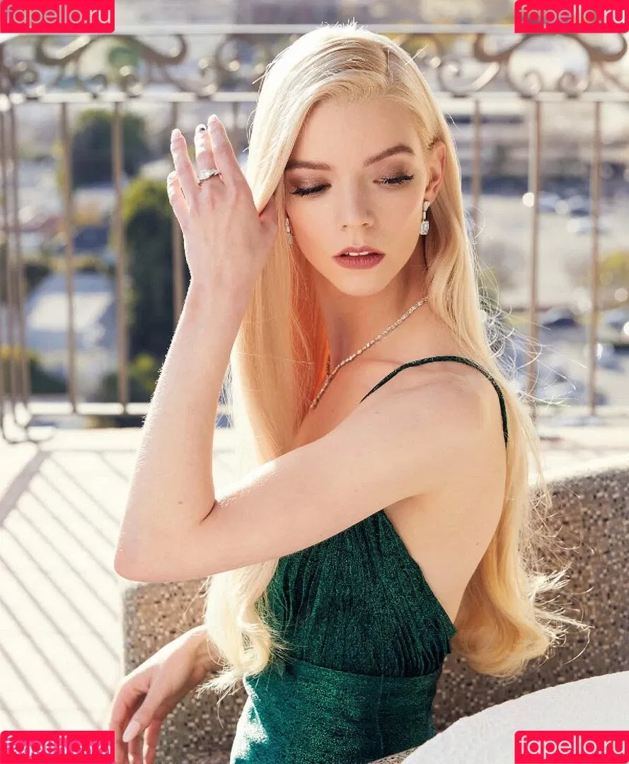 Anya Taylor-Joy Onlyfans Photo Gallery 