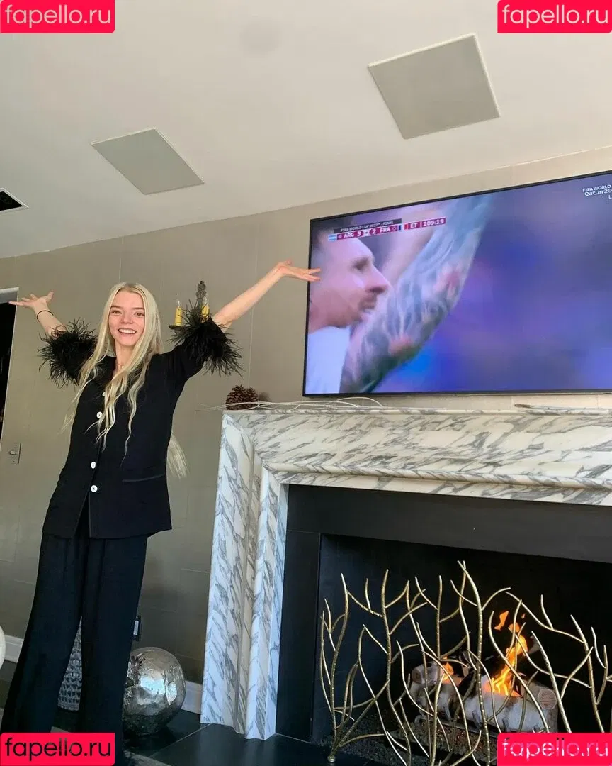 Anya Taylor-Joy Onlyfans Photo Gallery 