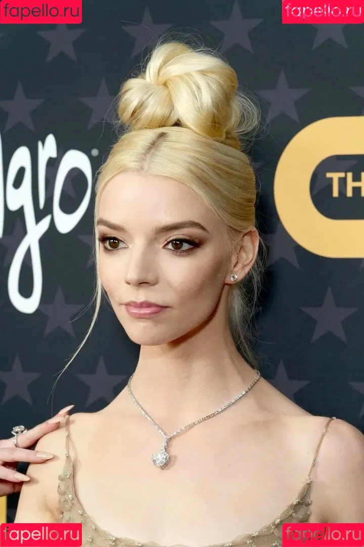 Anya Taylor-Joy Onlyfans Photo Gallery 