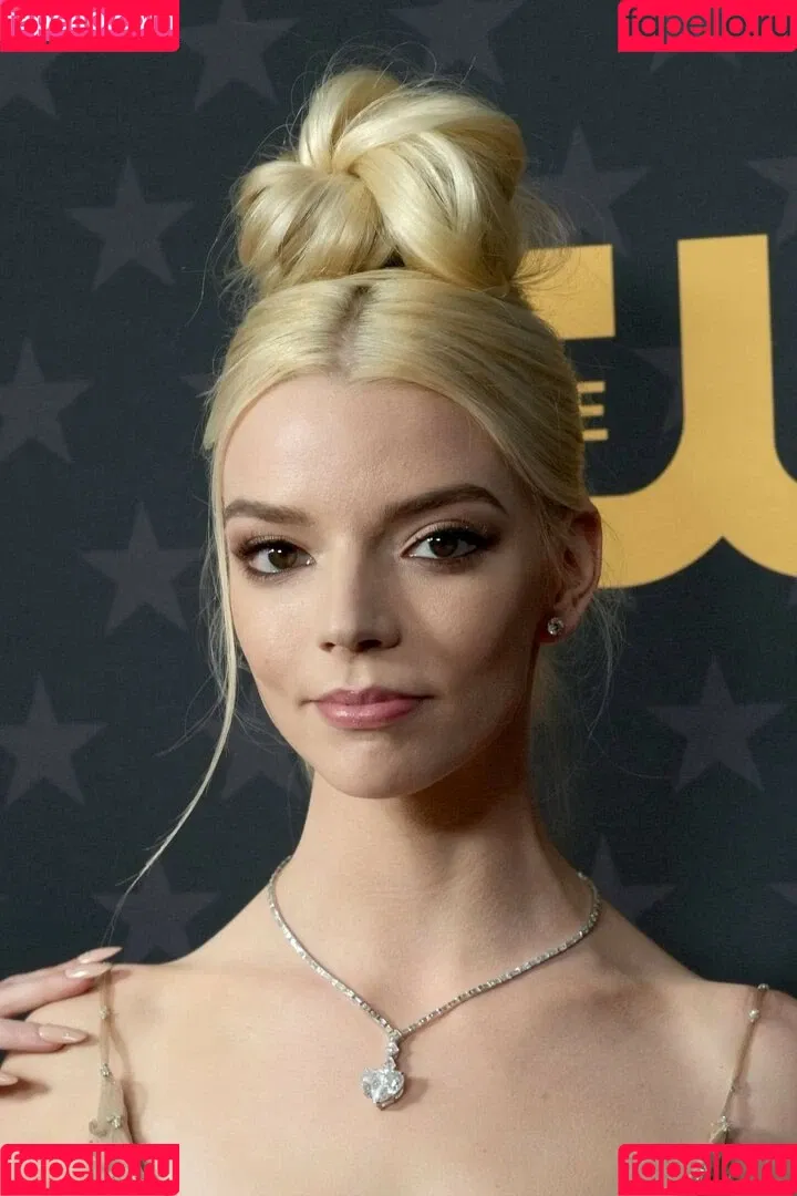 Anya Taylor-Joy Onlyfans Photo Gallery 