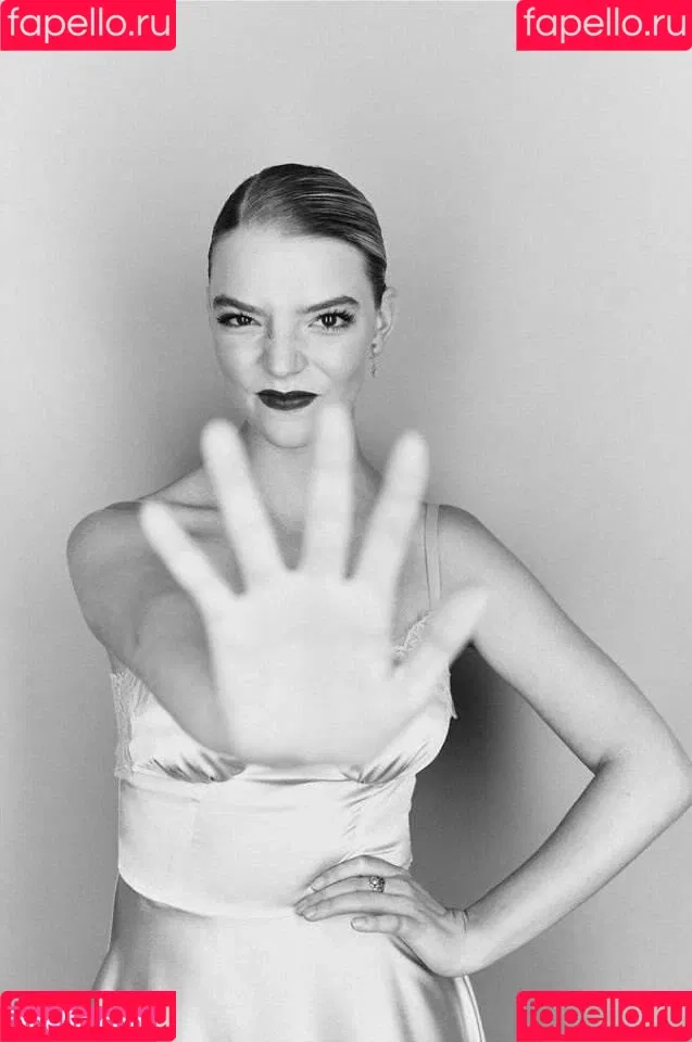 Anya Taylor-Joy Onlyfans Photo Gallery 