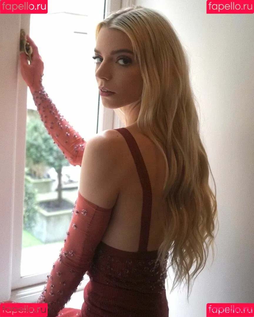 Anya Taylor-Joy Onlyfans Photo Gallery 