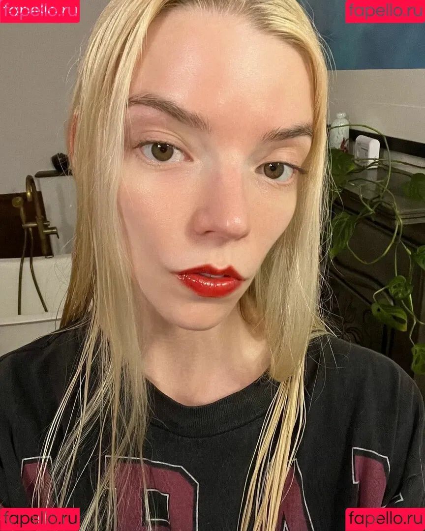 Anya Taylor-Joy Onlyfans Photo Gallery 