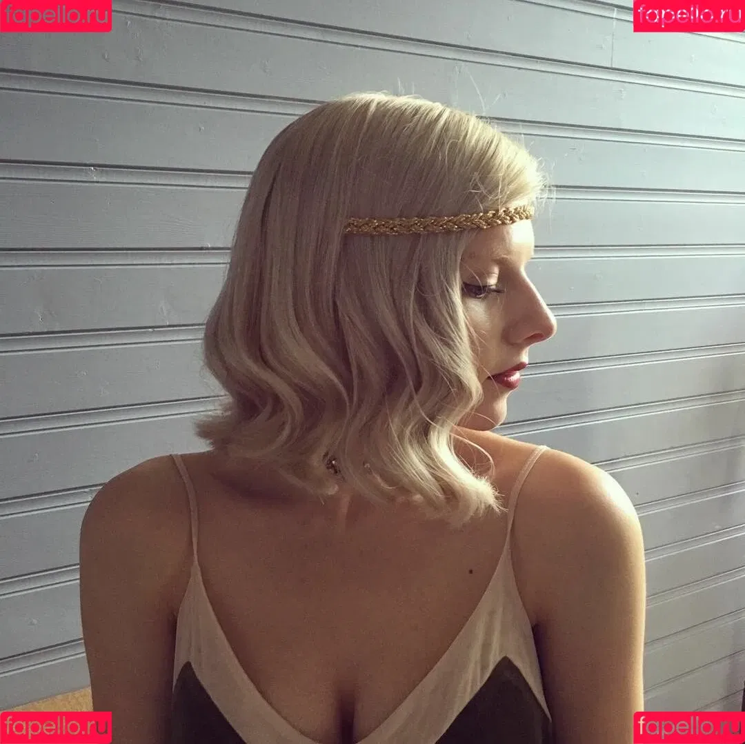 Aurora Aksnes Onlyfans Photo Gallery 