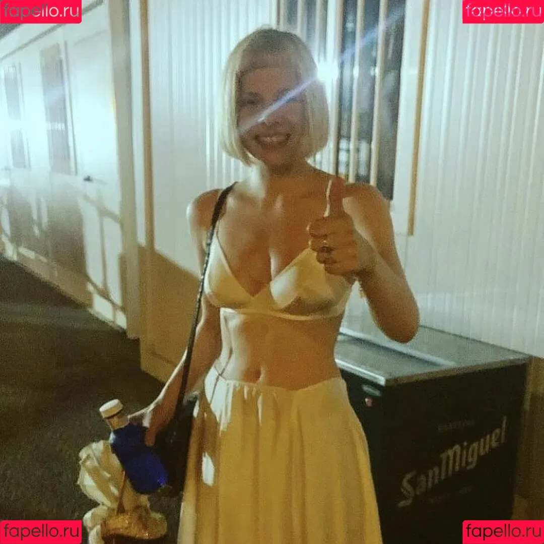 Aurora Aksnes Onlyfans Photo Gallery 