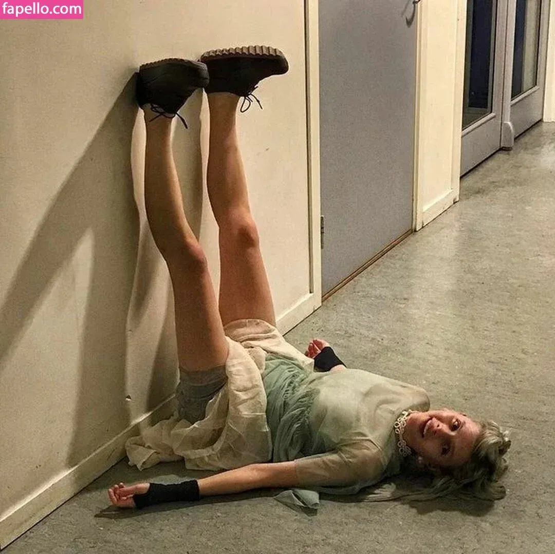 Aurora Aksnes Onlyfans Photo Gallery 