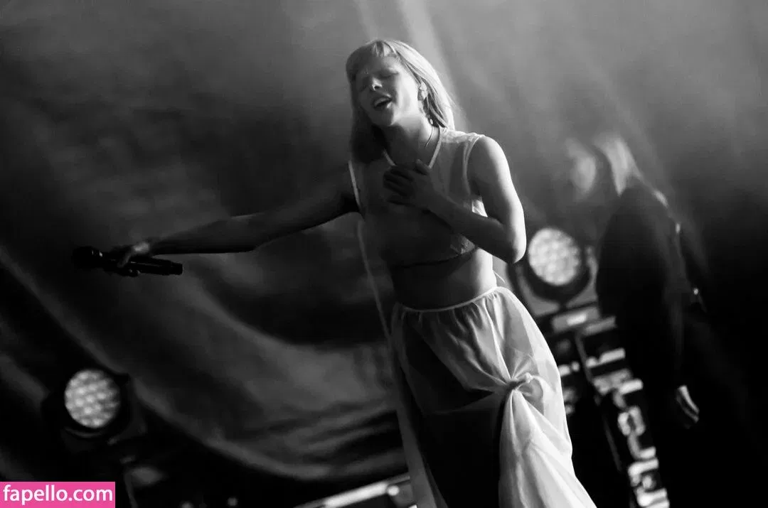 Aurora Aksnes Onlyfans Photo Gallery 