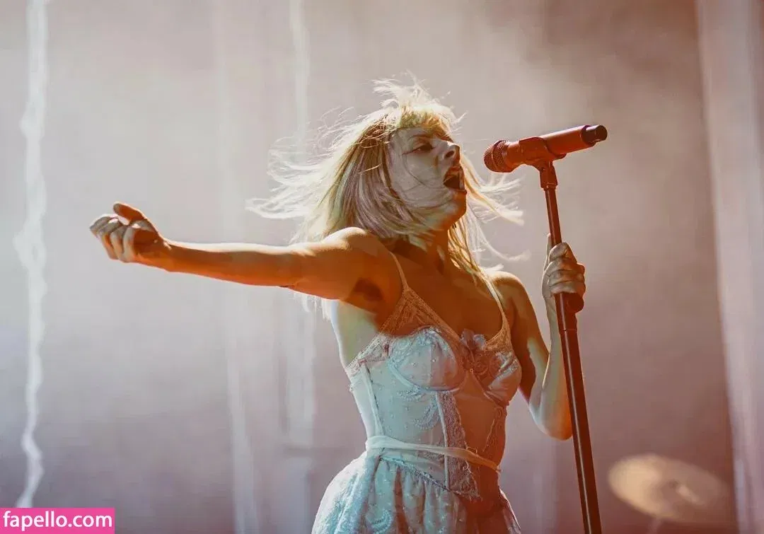 Aurora Aksnes Onlyfans Photo Gallery 